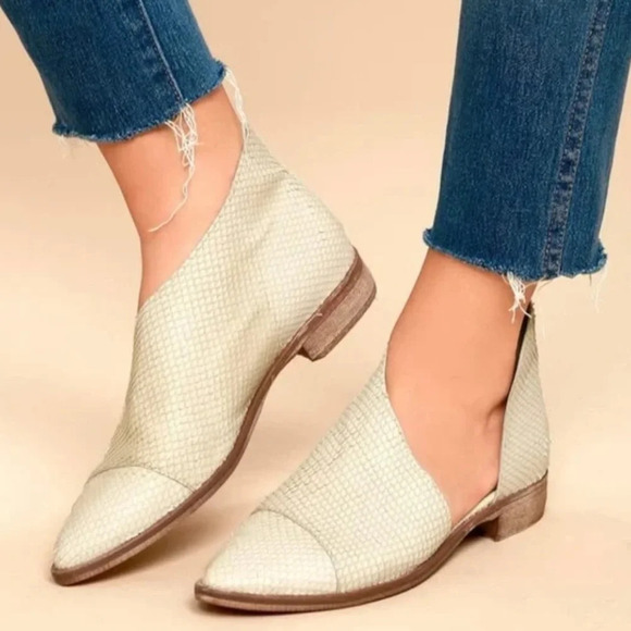 Free People Royale White Leather D'Orsay Pointed Toe Booties, 38 - Picture 1 of 6